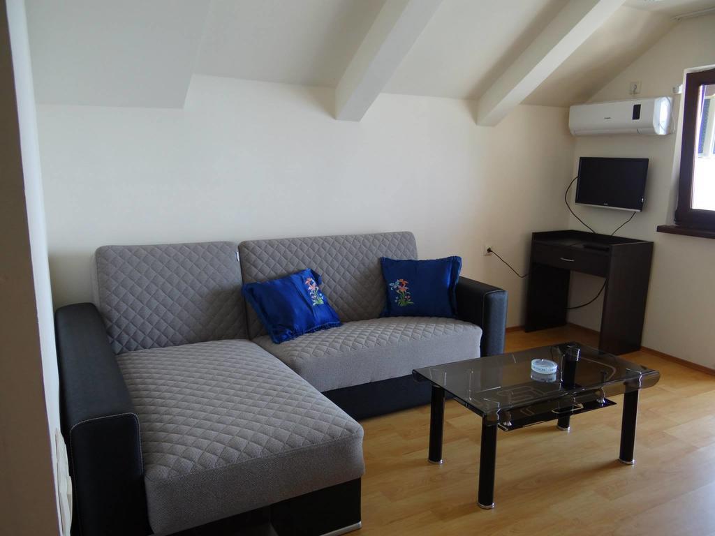 Festina Lente Hotel Koboeleti Buitenkant foto