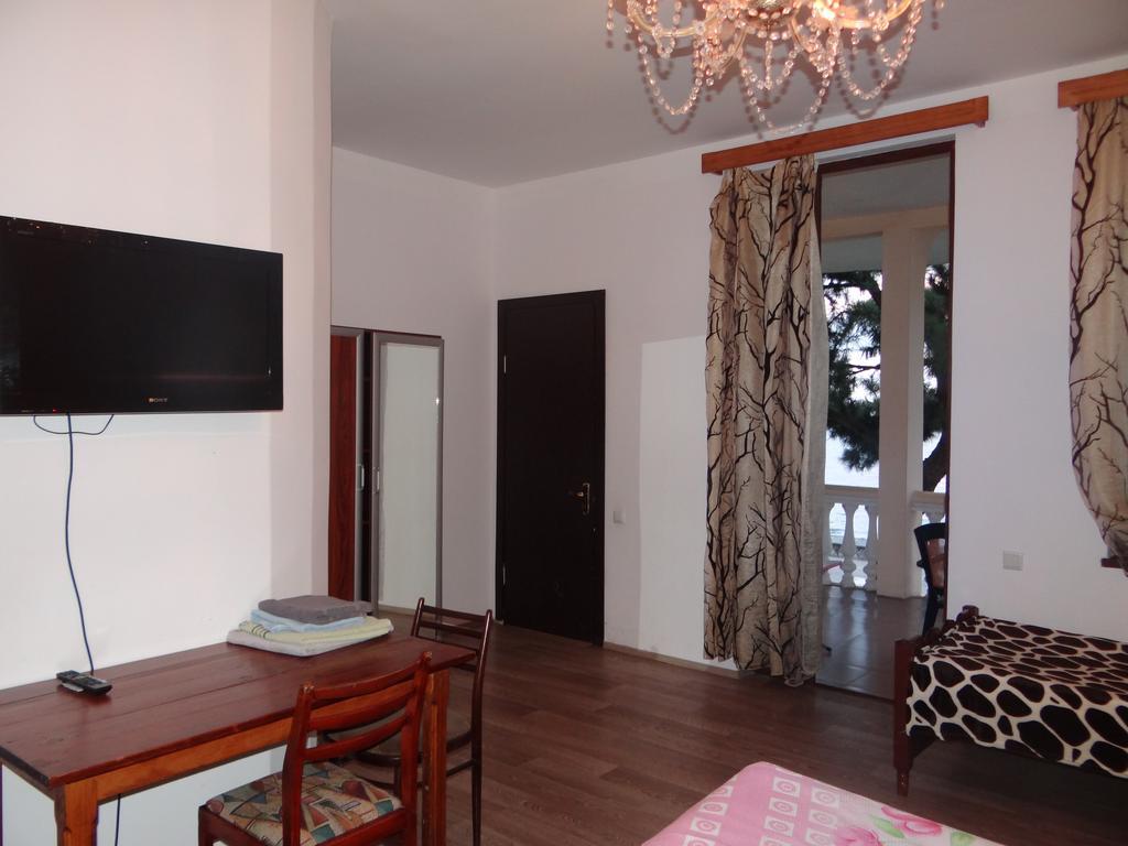 Festina Lente Hotel Koboeleti Buitenkant foto