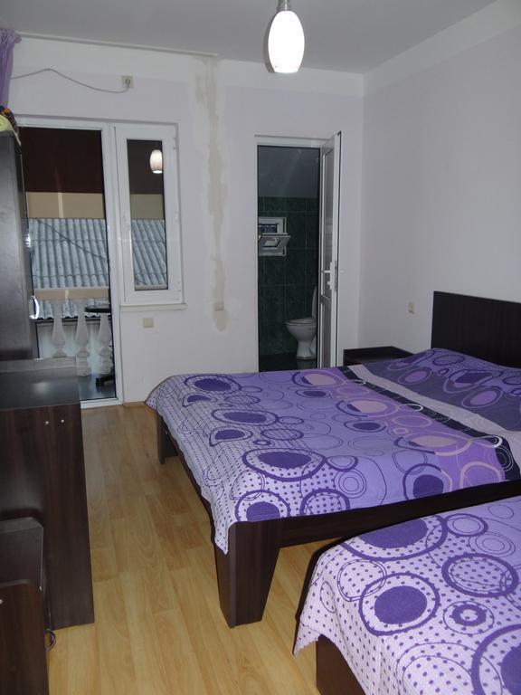 Festina Lente Hotel Koboeleti Buitenkant foto