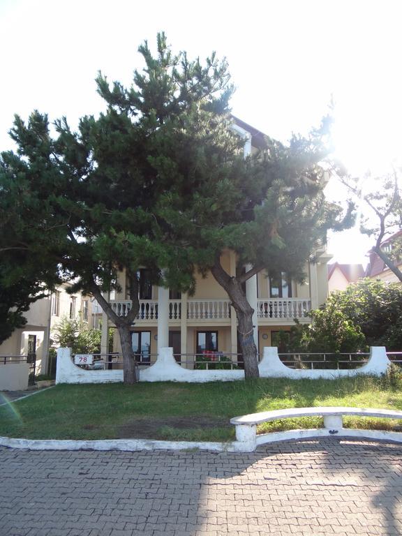 Festina Lente Hotel Koboeleti Buitenkant foto
