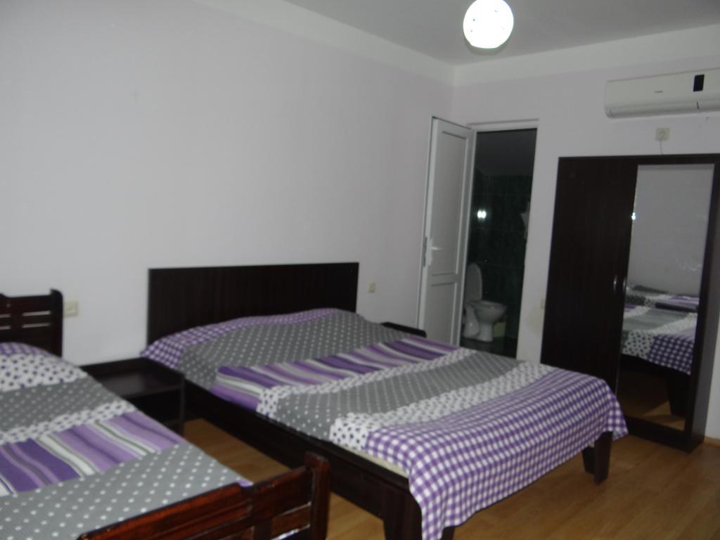 Festina Lente Hotel Koboeleti Buitenkant foto