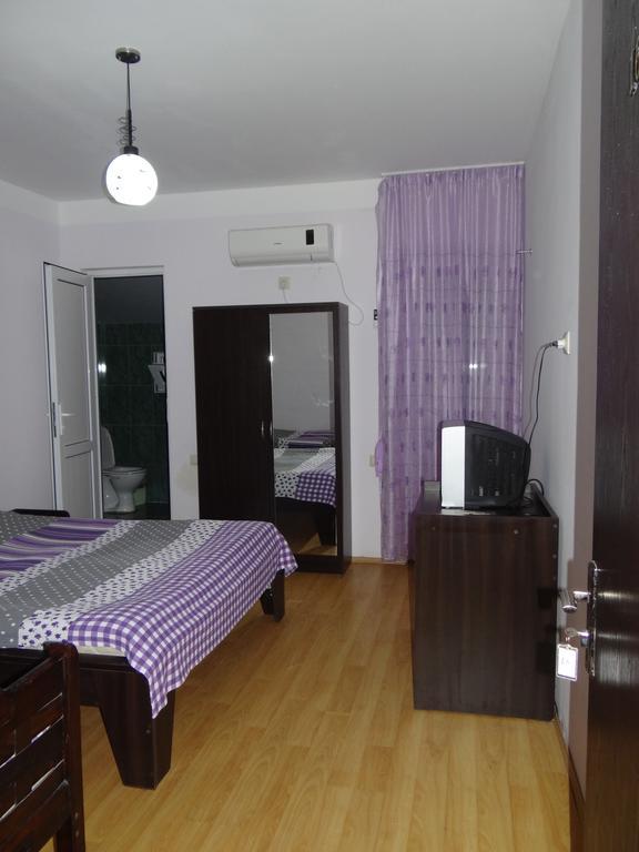 Festina Lente Hotel Koboeleti Buitenkant foto